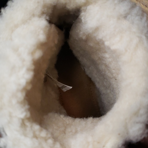 UGG 'Caspia' Winter Boots - Women's size 8 - Picture 7 of 13